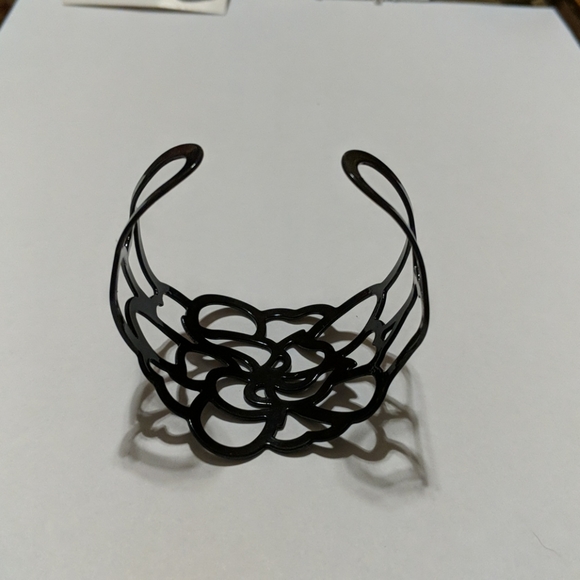 Lia Sophia cuff bracelet - Picture 2 of 4